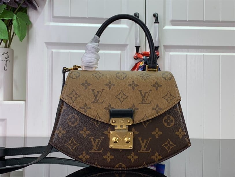 Louis Vuitton, Bags, 223 Come Backlouis Vuitton Tilsitt Bag Tote  Excellent